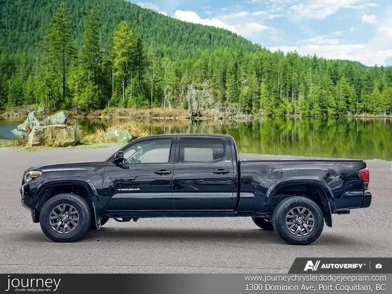 2020 TOYOTA Tacoma angle 3