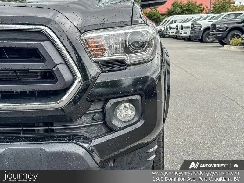 2020 TOYOTA Tacoma angle 7