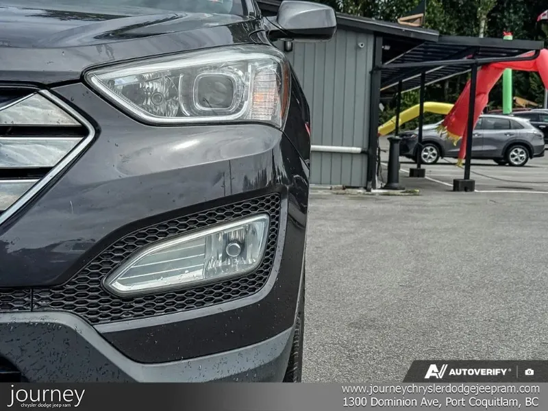 2015 Hyundai Santa Fe Sport angle 7