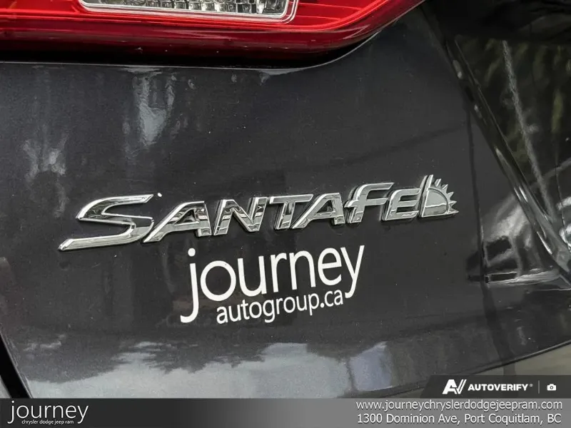 2015 Hyundai Santa Fe Sport angle 8