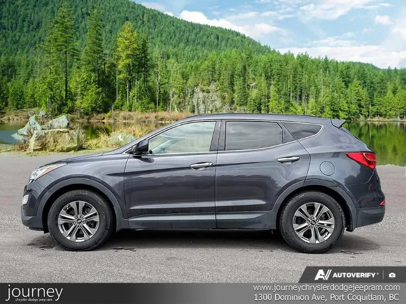 2015 Hyundai Santa Fe Sport angle 3