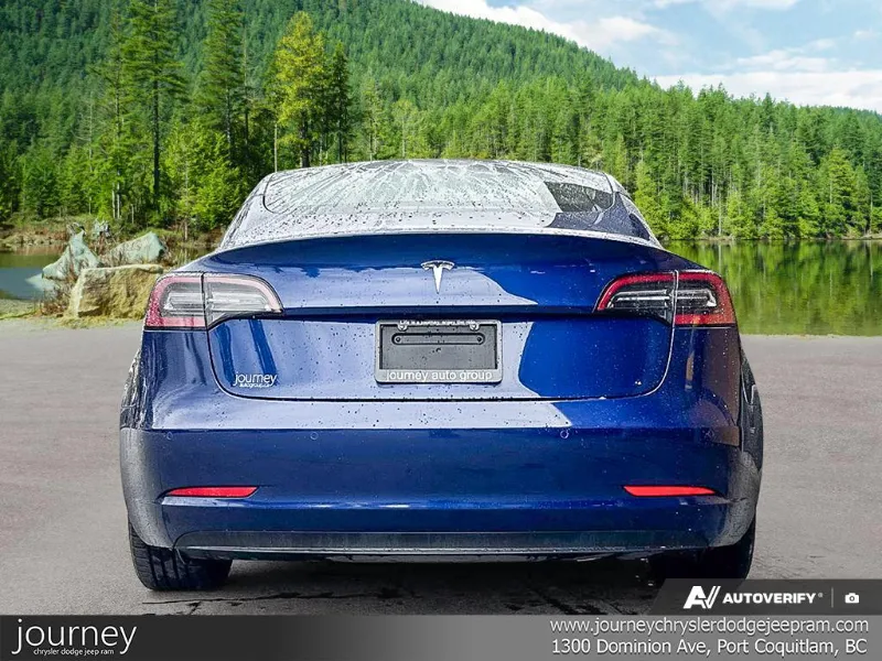 2021 TESLA Model 3 angle 5