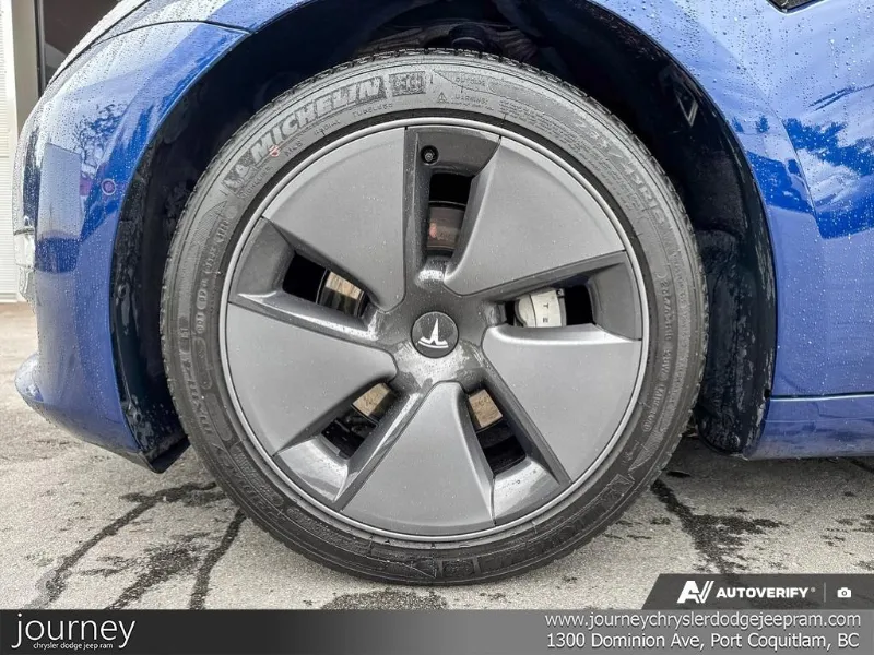 2021 TESLA Model 3 angle 6