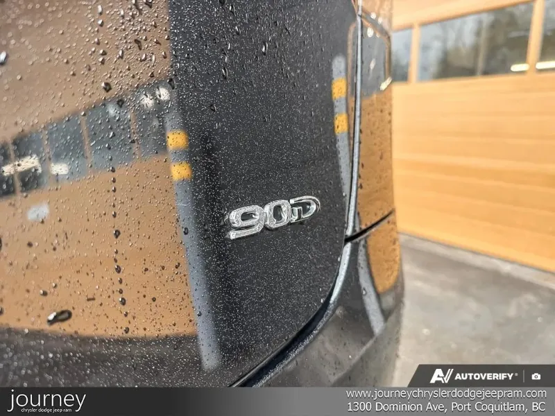 2017 TESLA Model X angle 6