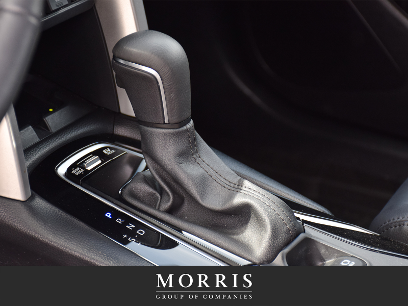 2024 Toyota Corolla Cross HYBRID XSE  at Alfa Romeo of Winnipeg Winnipeg Manitoba (Image 13/25)