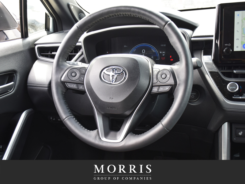 2024 Toyota Corolla Cross HYBRID XSE  at Alfa Romeo of Winnipeg Winnipeg Manitoba (Image 17/25)