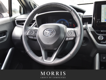 2024 Toyota Corolla Cross HYBRID XSE  at Alfa Romeo of Winnipeg Winnipeg Manitoba thumbnail 17
