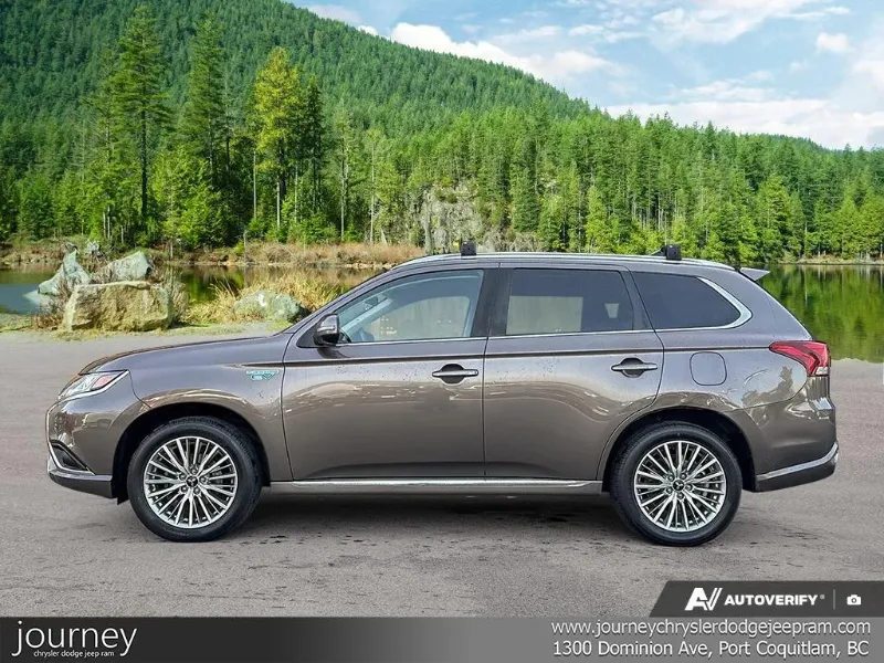 2022 MITSUBISHI Outlander PHEV angle 3