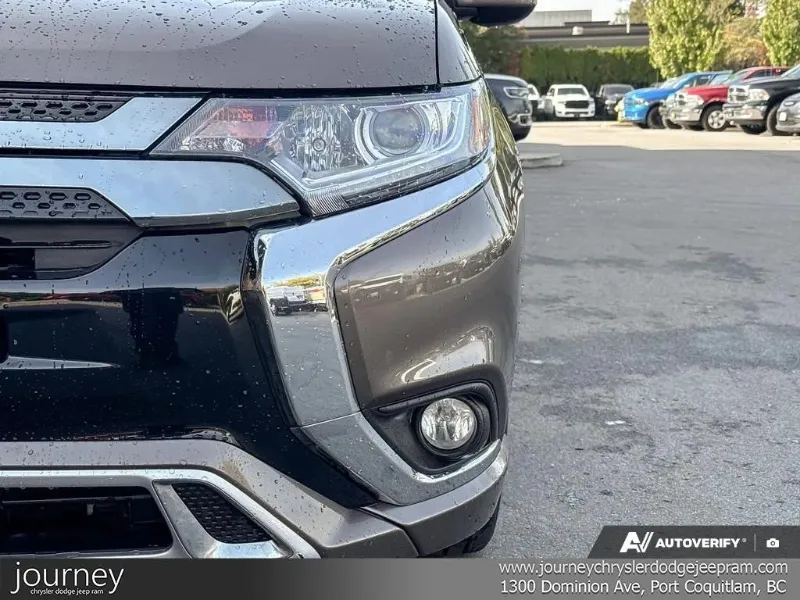 2022 MITSUBISHI Outlander PHEV angle 8