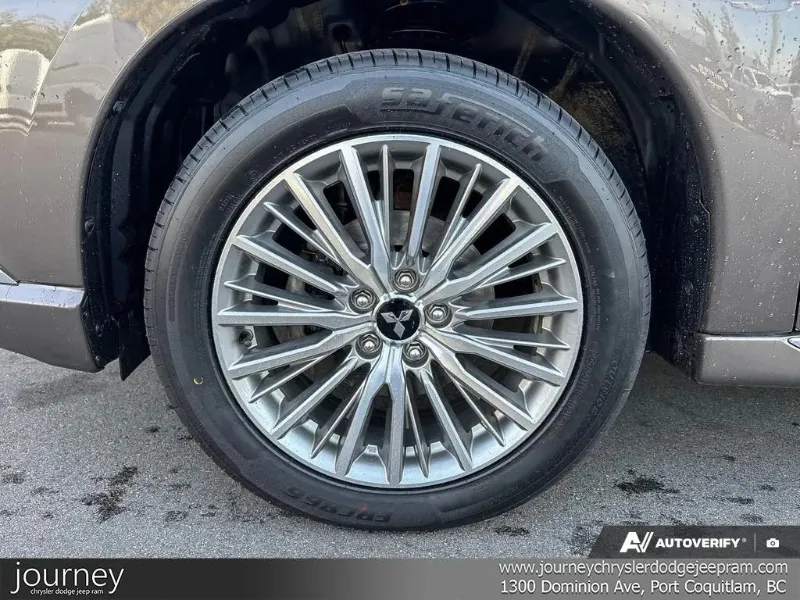 2022 MITSUBISHI Outlander PHEV angle 6