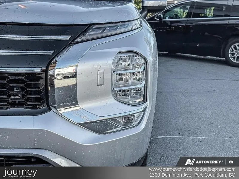 2025 MITSUBISHI Outlander angle 8