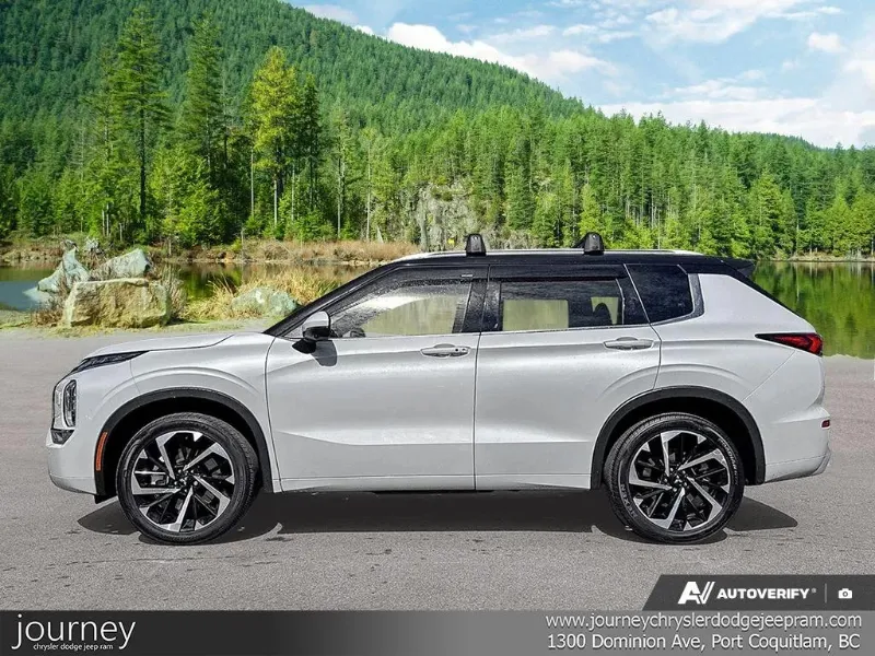 2023 MITSUBISHI Outlander angle 3