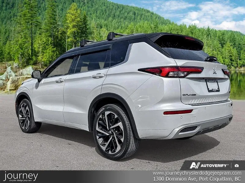 2023 MITSUBISHI Outlander angle 4