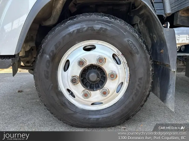 2020 ISUZU NPR angle 6