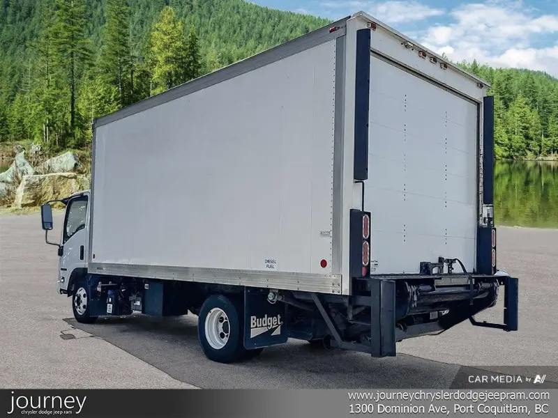 2020 ISUZU NPR angle 4
