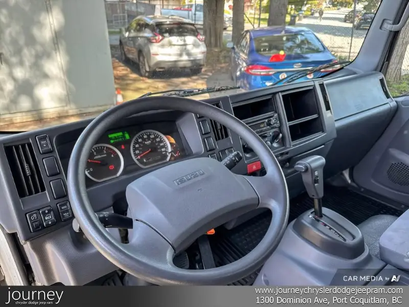 2020 ISUZU NPR angle 10