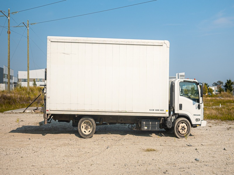 2016 ISUZU NPR angle 4