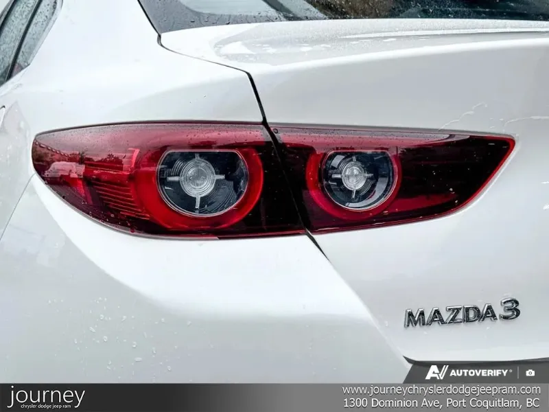 2025 MAZDA Mazda3 angle 10