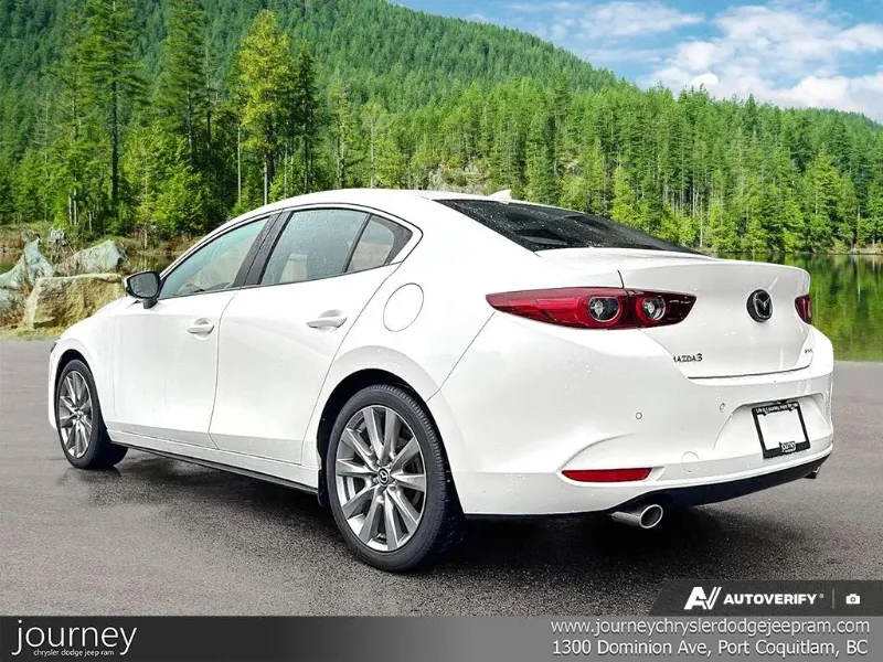2025 MAZDA Mazda3 angle 4
