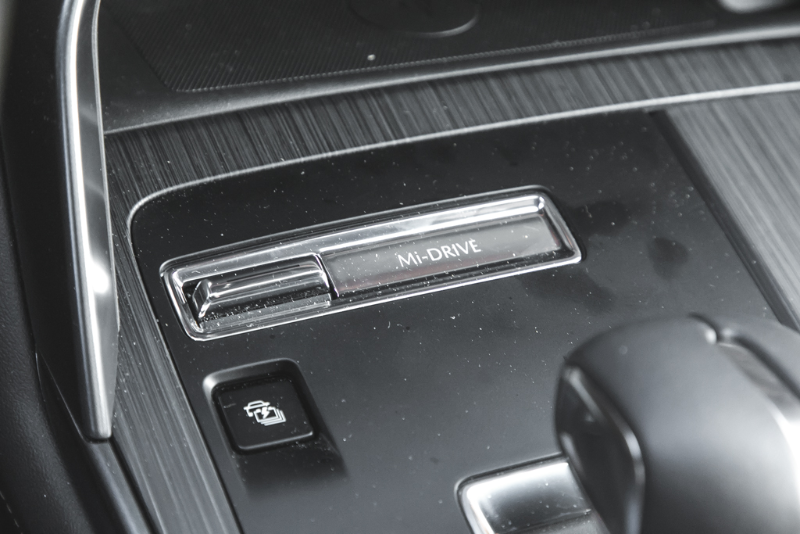 2026 MAZDA CX-70 PHEV Signature at Sunshine Mountain Lincoln Nanaimo BC (Collage Image 70/72)