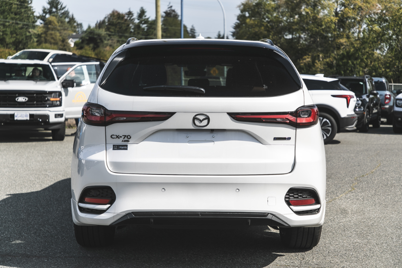 2026 MAZDA CX-70 PHEV Signature at Sunshine Mountain Lincoln Nanaimo BC (Collage Image 45/72)