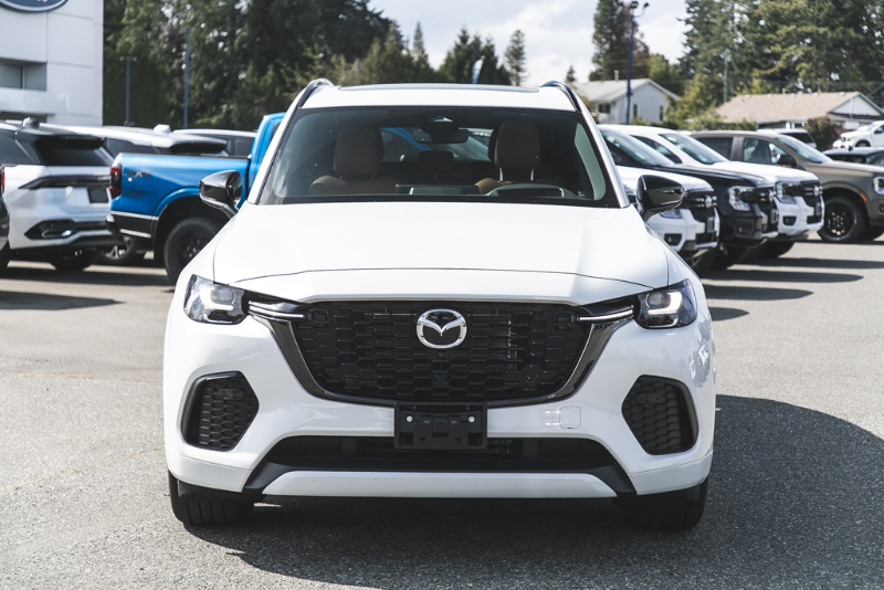 2026 MAZDA CX-70 PHEV Signature at Sunshine Mountain Lincoln Nanaimo BC (Collage Image 38/72)