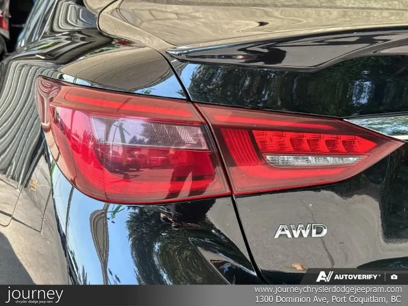 2018 INFINITI Q50 angle 10