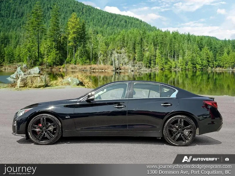 2018 INFINITI Q50 angle 3
