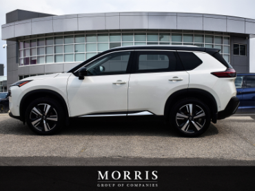 2023 Nissan Rogue SL  at Alfa Romeo of Winnipeg Winnipeg Manitoba thumbnail 3