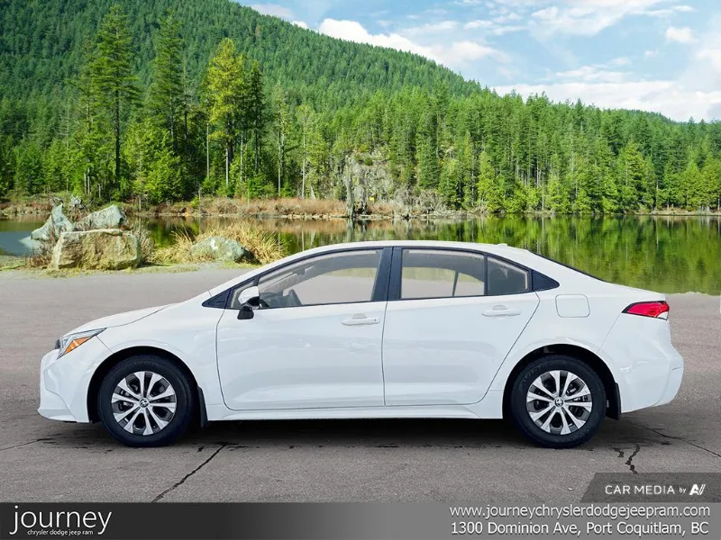 2023 TOYOTA Corolla angle 3