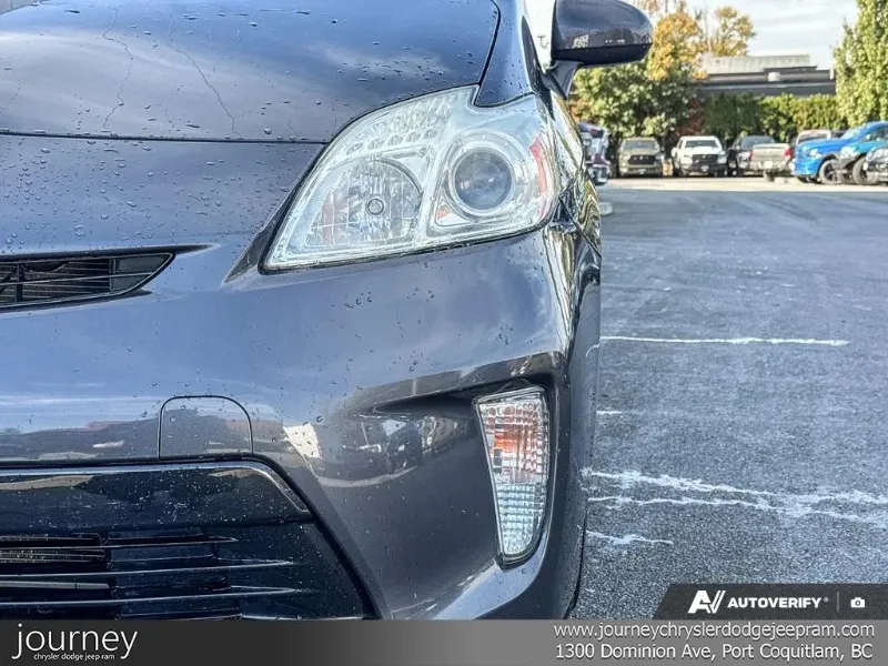2015 TOYOTA Prius angle 7