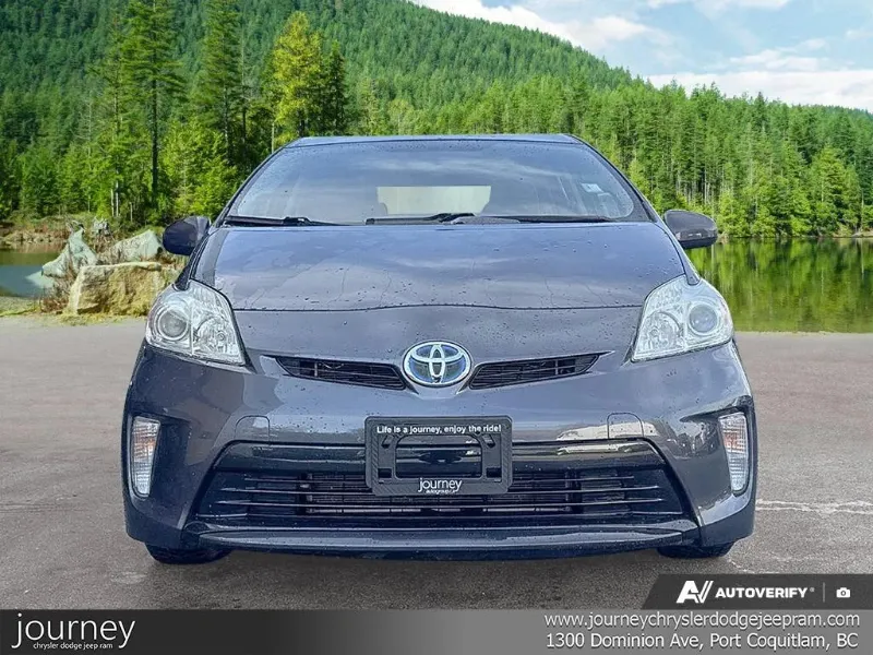 2015 TOYOTA Prius angle 2