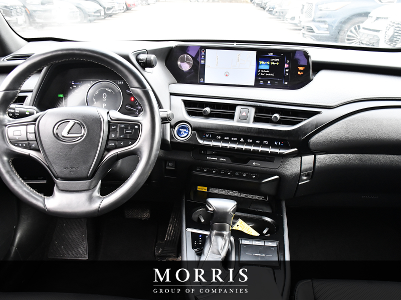 2019 Lexus UX Hybrid   at Alfa Romeo of Winnipeg Winnipeg MB (Image 16/26)