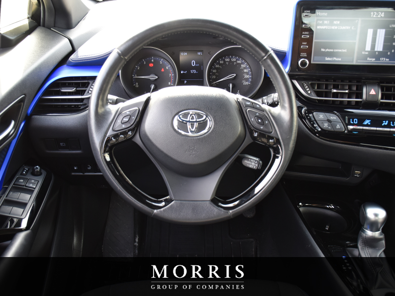 2020 Toyota C-HR XLE Premium  at Alfa Romeo of Winnipeg Winnipeg Manitoba (Image 16/23)