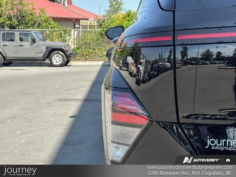 2025 HYUNDAI Kona angle 10