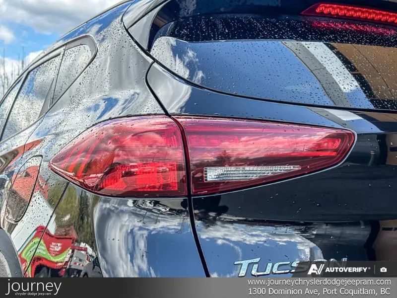 2019 HYUNDAI Tucson angle 10