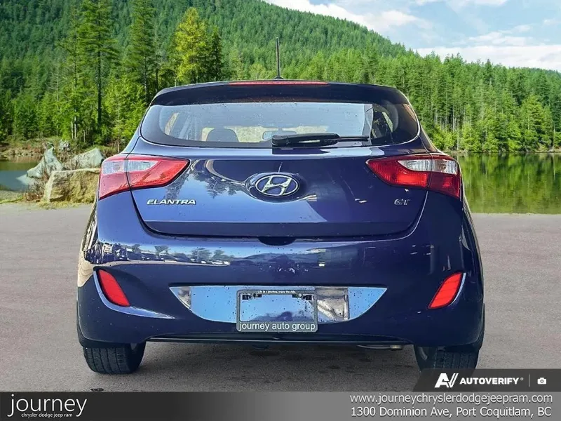 2013 HYUNDAI Elantra GT angle 5