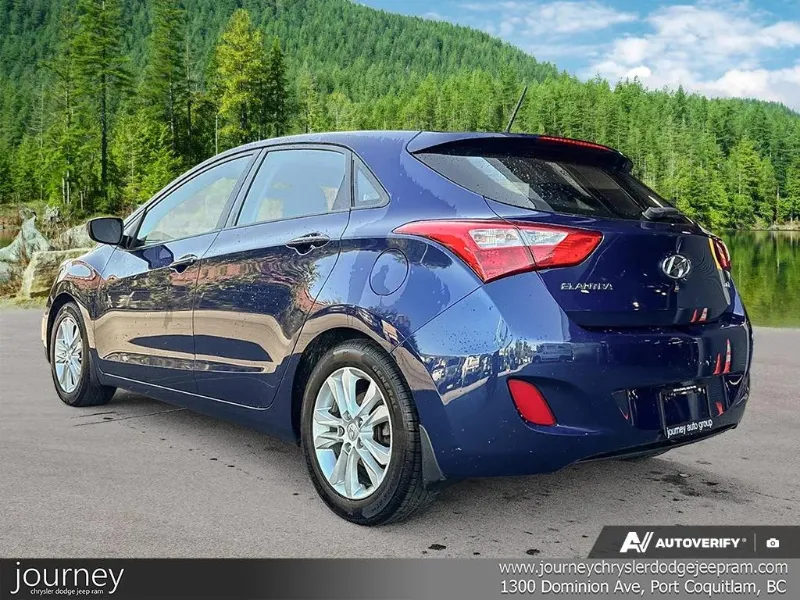 2013 HYUNDAI Elantra GT angle 4