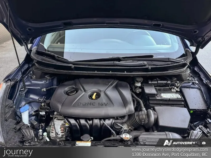 2013 HYUNDAI Elantra GT angle 9
