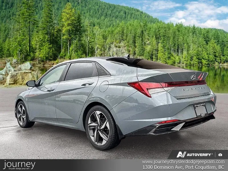 2022 HYUNDAI Elantra angle 5