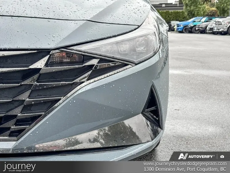 2022 HYUNDAI Elantra angle 8