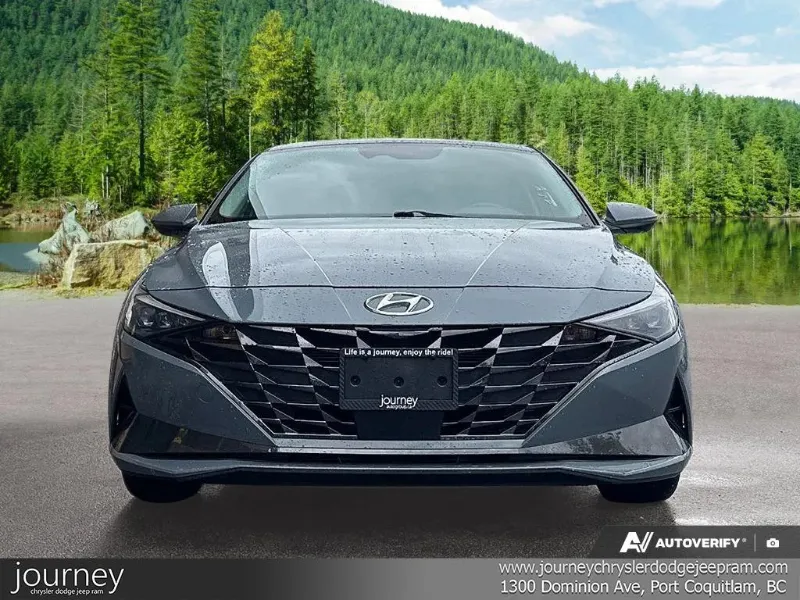 2022 HYUNDAI Elantra angle 2