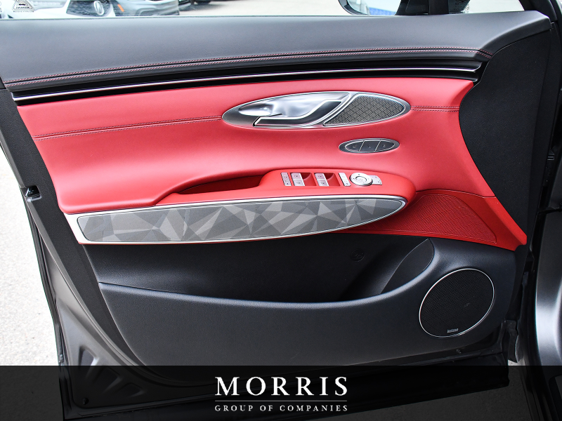 2023 GENESIS GV70   at Alfa Romeo of Winnipeg Winnipeg MB (Image 9/26)