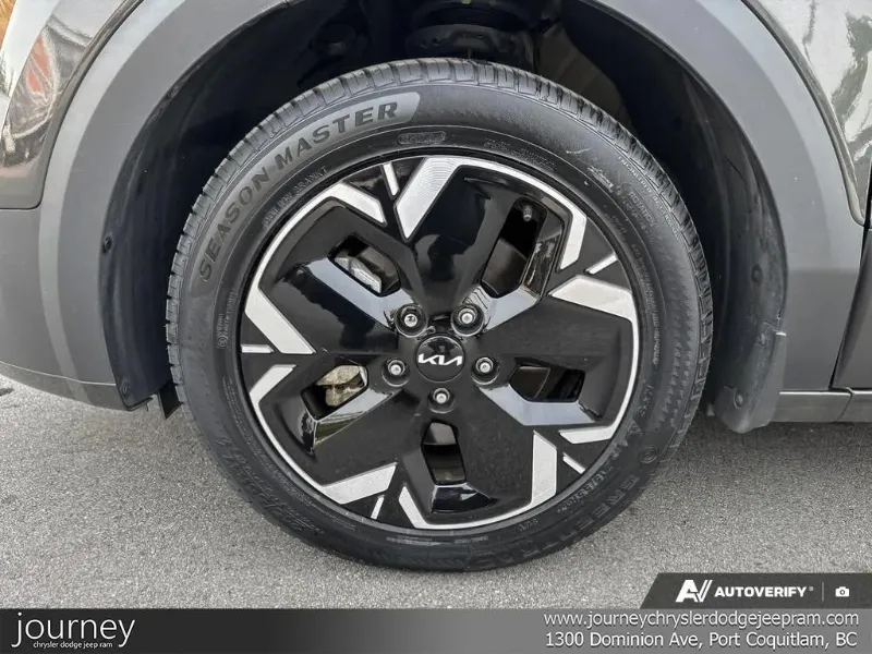 2024 KIA Niro EV angle 6