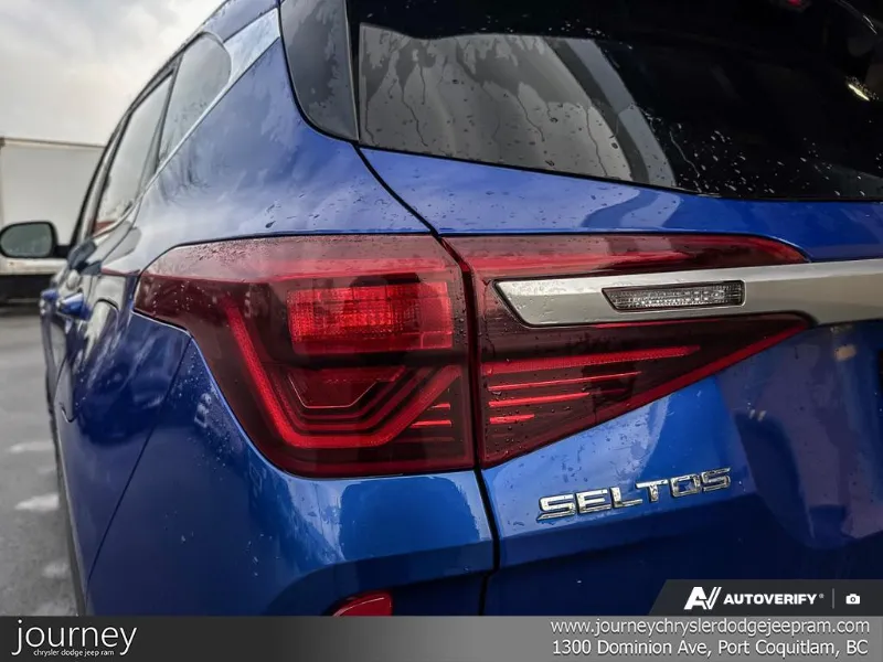 2021 KIA Seltos angle 10