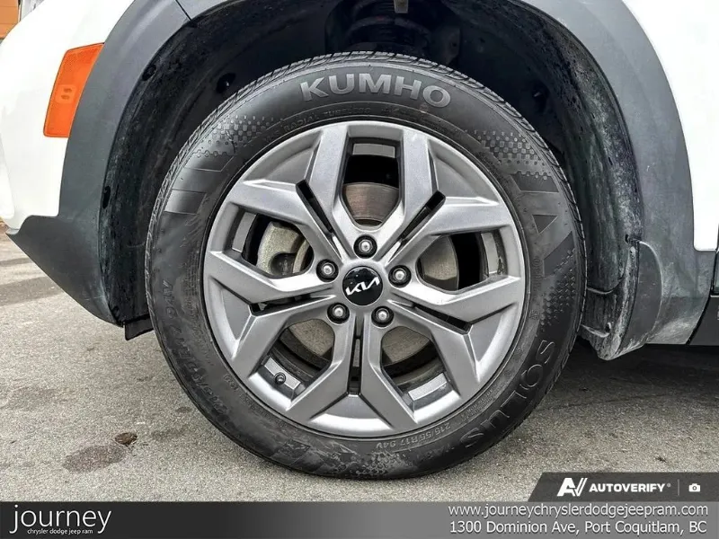 2025 KIA Seltos angle 6