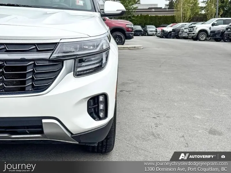 2025 KIA Seltos angle 7
