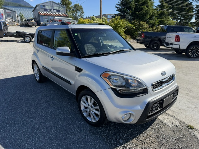 Silver 2012 Kia Soul 2u Wagon 6-Speed Automatic