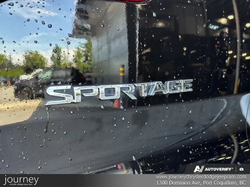 2015 Kia Sportage angle 7