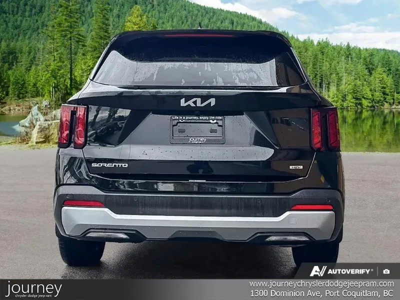 2025 KIA Sorento Hybrid angle 5